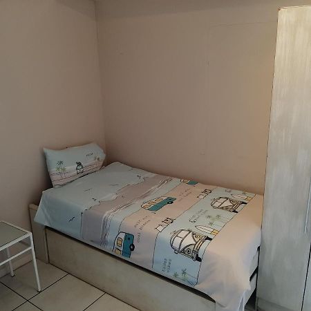 Croeso Guest House 랑게바안 외부 사진